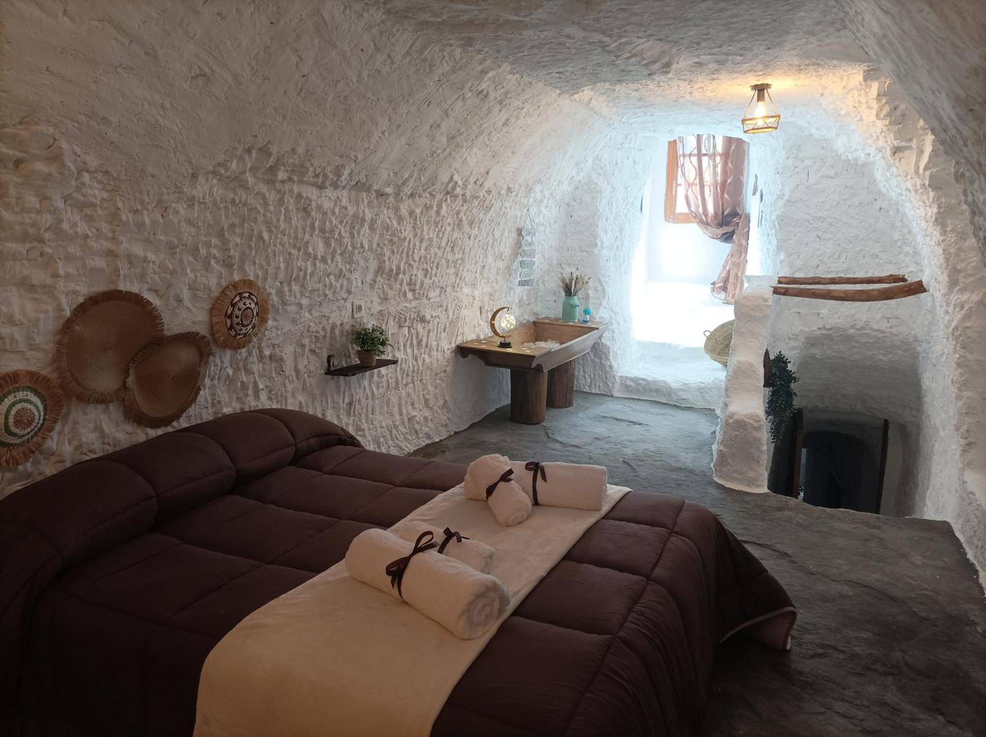 Cueva La Trapera Pension Benamaurel Buitenkant foto